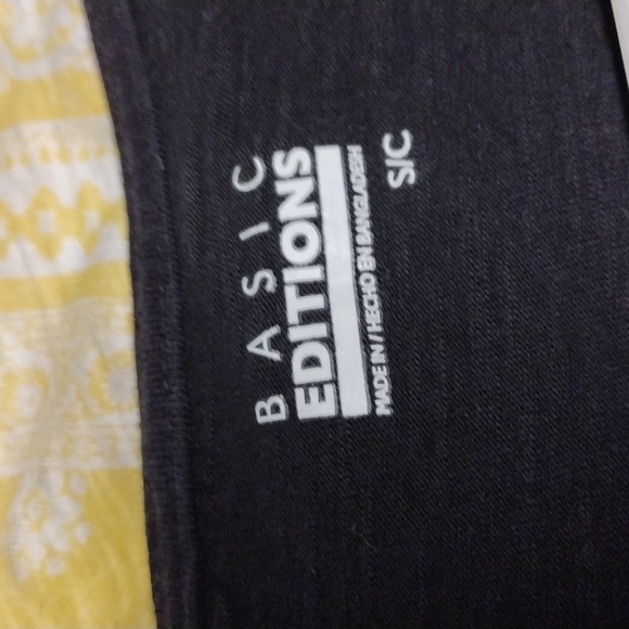 Basic Black Crocheted Small - Picture 3 of 3